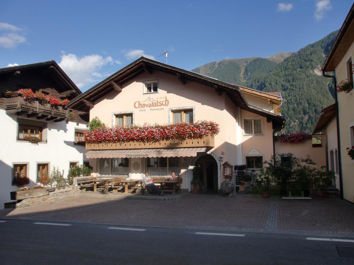 Hotel Chavalatsch Тубре Экстерьер фото