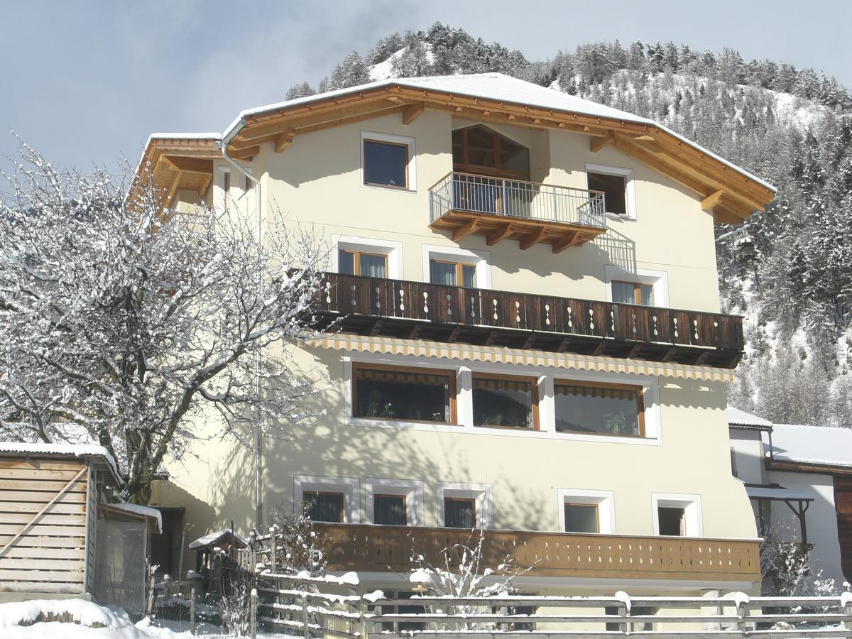 Hotel Chavalatsch Тубре Экстерьер фото