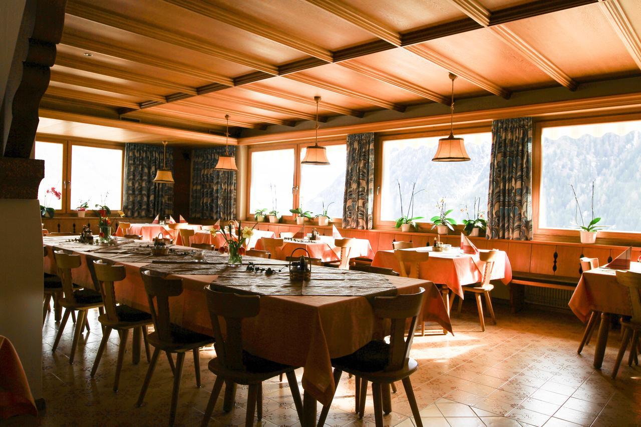 Hotel Chavalatsch Тубре Экстерьер фото