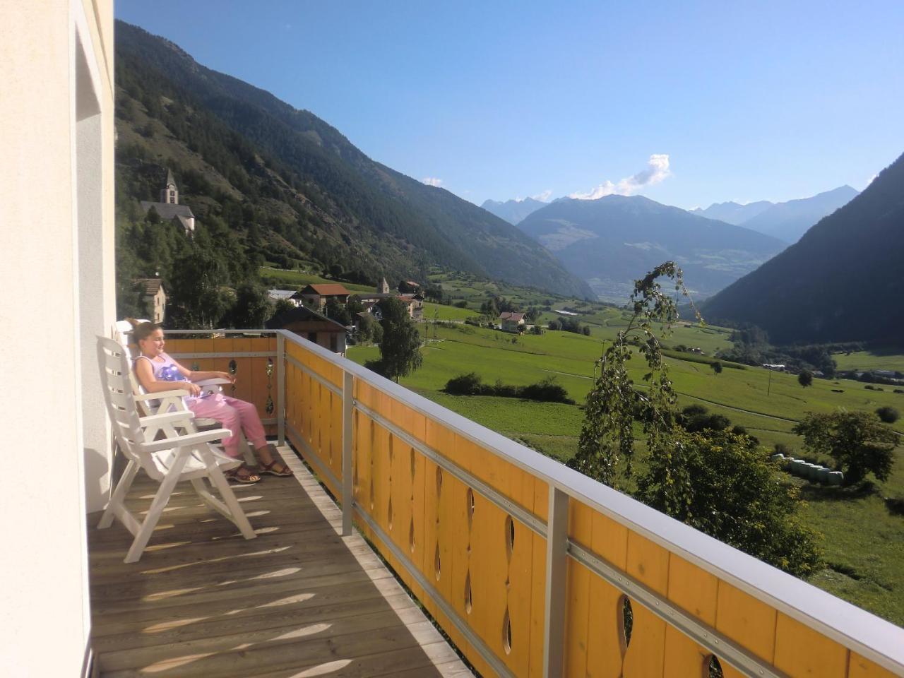Hotel Chavalatsch Тубре Экстерьер фото